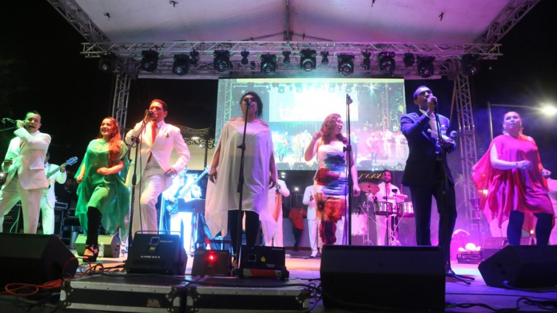 Festejan con Maki 16 mil corazones  nacionalistas