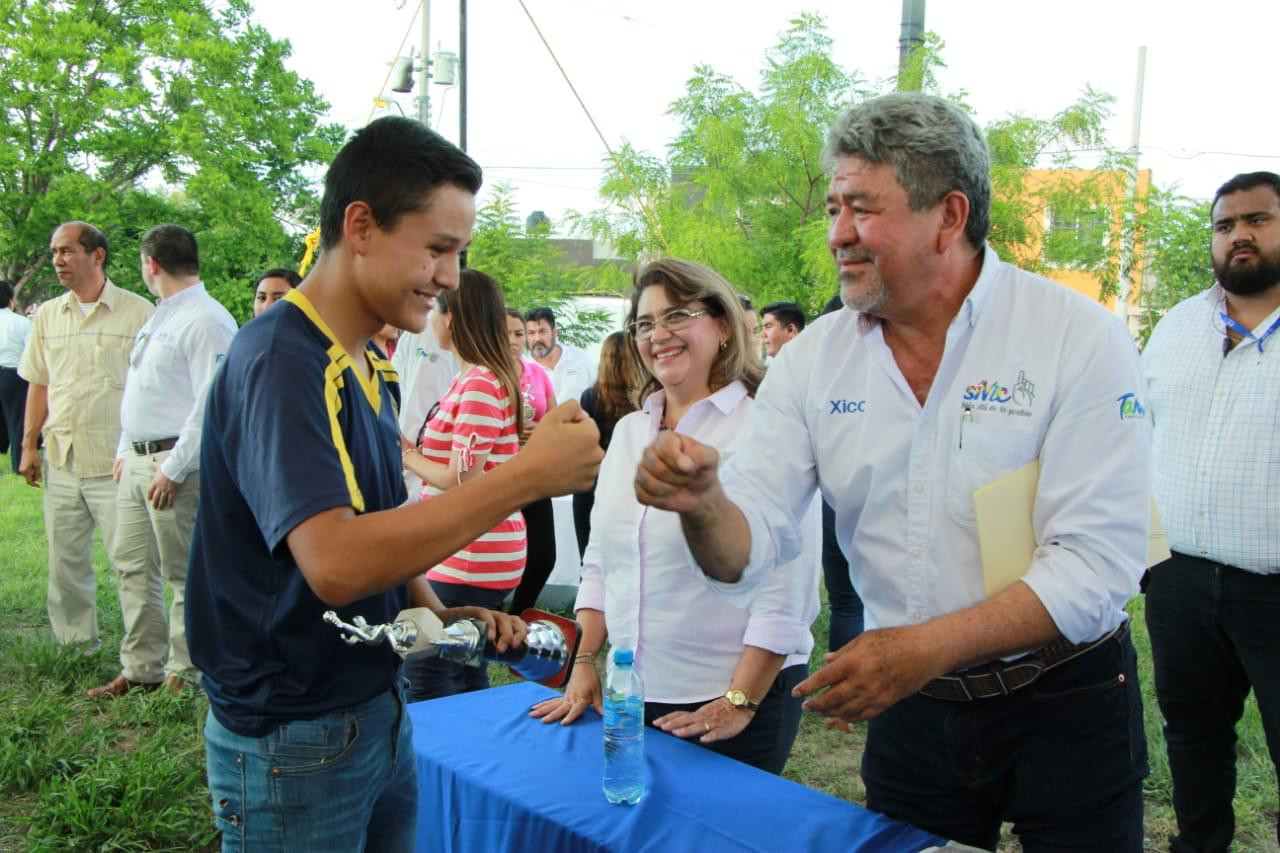 Atiende “Xico” múltiples necesidades en Colinas del Valle