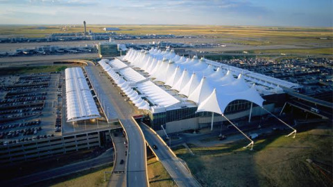 Aeropuerto de Denver sufre retrasos tras apagón