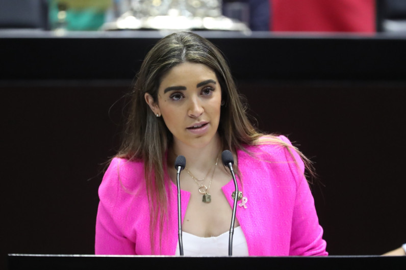 Buscan prohibir cirugías estéticas en menores de edad en México