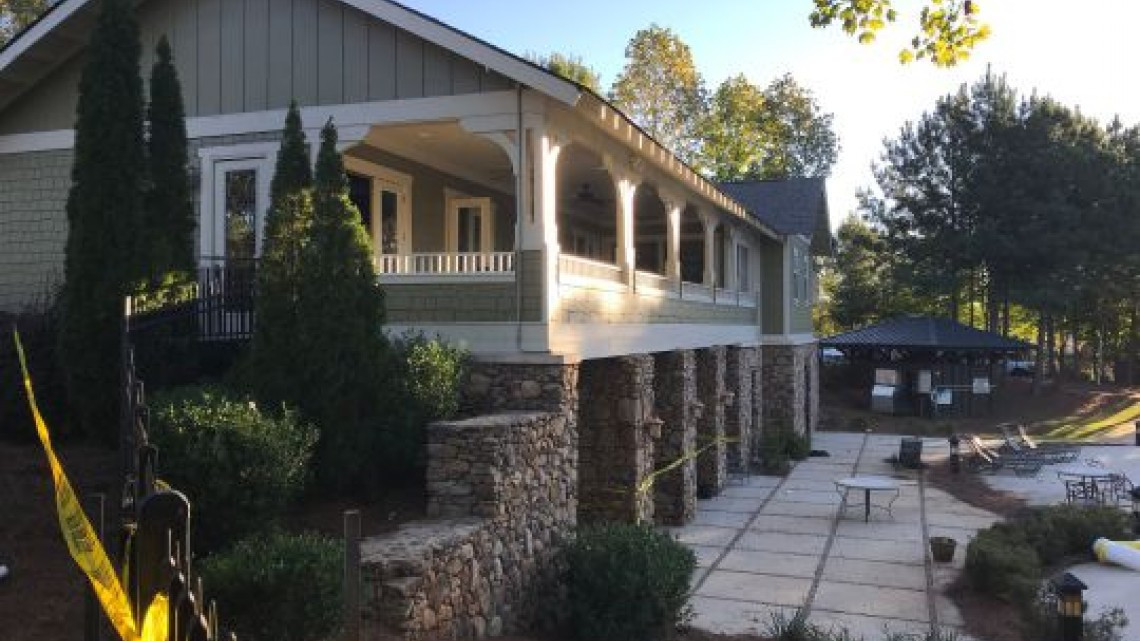 30 heridos tras derrumbe en la casa club del apartamento en Clemson, Carolina del Sur