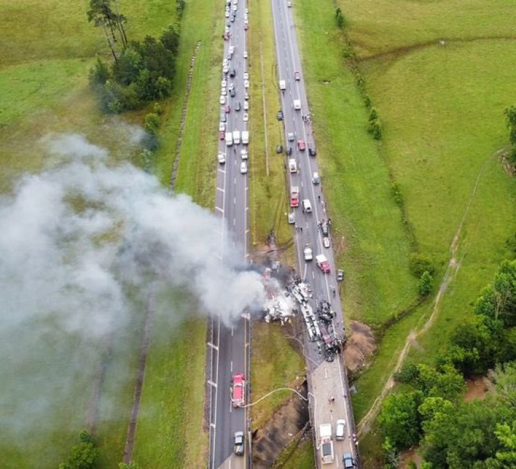 Al menos 10 muertos tras accidente vehicular en Alabama