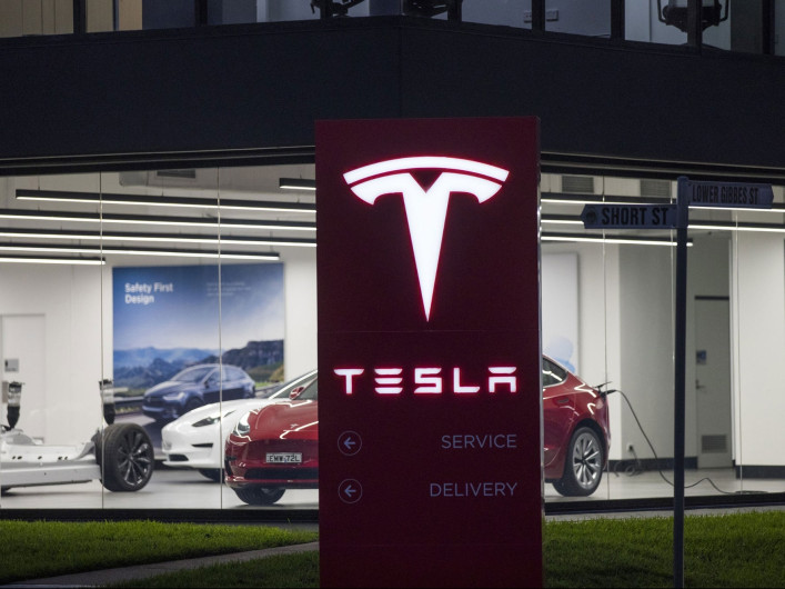 Crea FBI un grupo especial para investigar los ataques contra Tesla