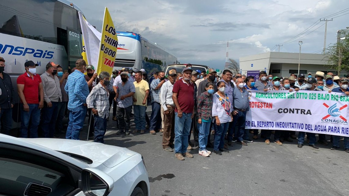Integrantes del Distrito Riego de Río Bravo se manifiestan en oficinas de Conagua 