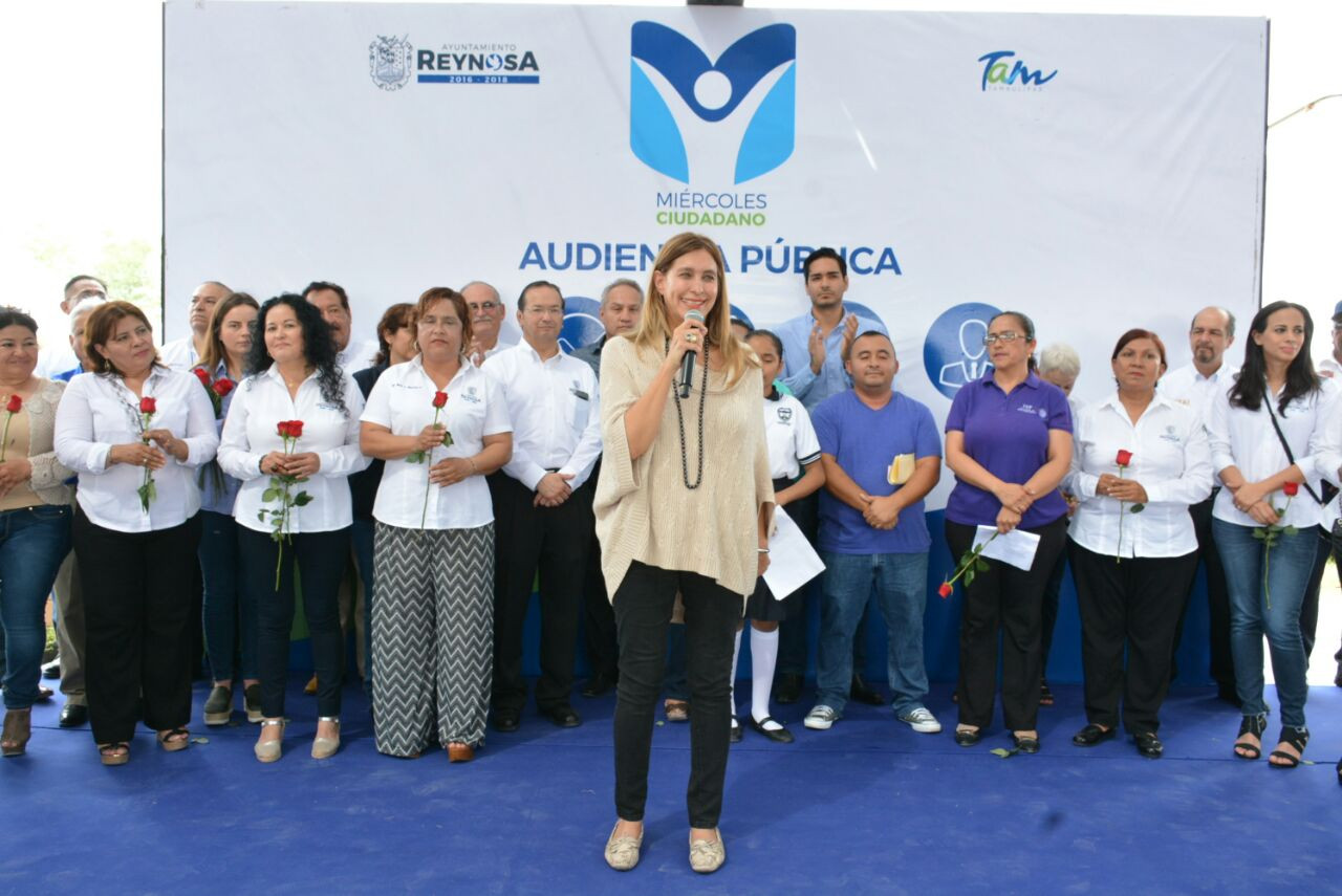 Visita Maki con buenas noticias a Paseo de las Flores