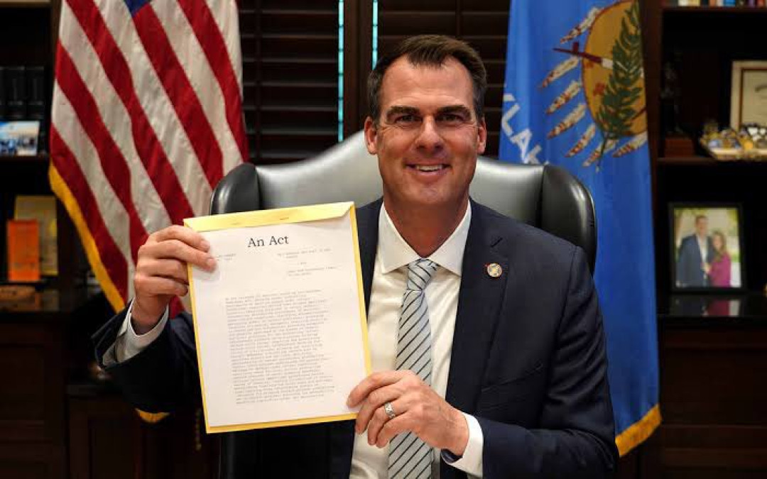 Gobernador de Oklahoma promulga ley para prohibir aborto desde fertilización