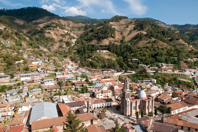 EU restringe viajes a empleados de su gobierno en Michoacán