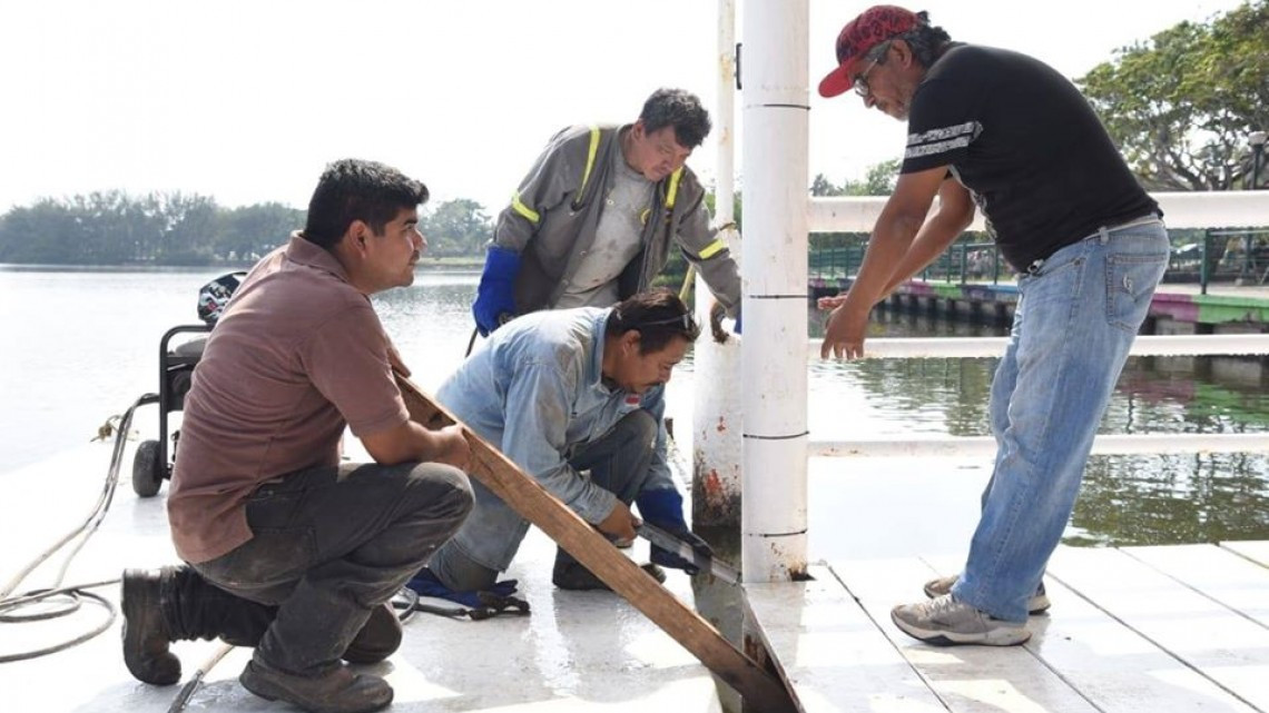 Alcalde supervisa trabajos en parque metropolitano de la Laguna del Carpintero