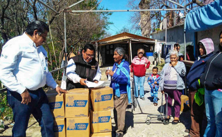 Entregan despensas para familias de bajos recursos