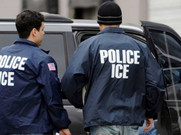 Más de 100 inmigrantes arrestados tras redada