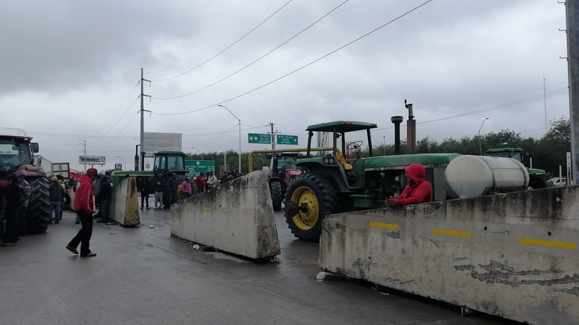 Se manifiestan Agricultores en Puente Reynosa-Pharr