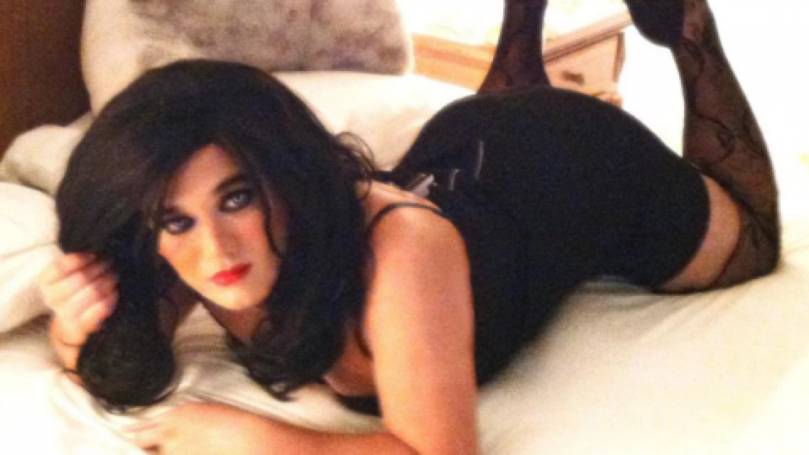 Buscaba sexo con hombres vistiéndose de mujer