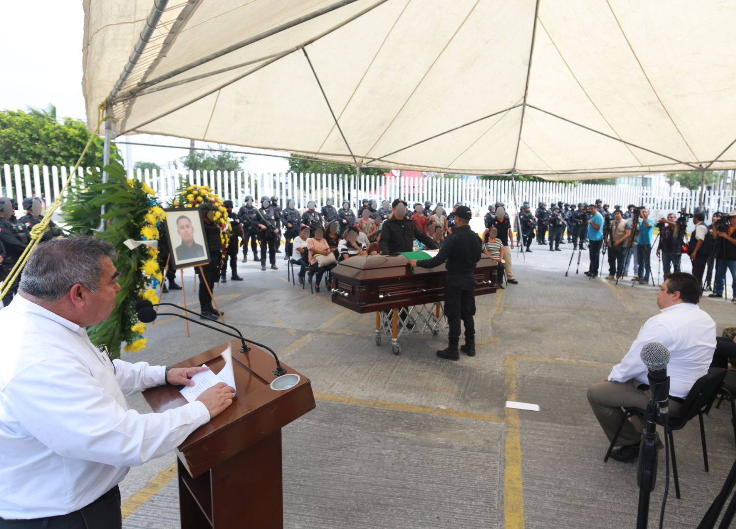 Policía Estatal fallecido es despedido con honores por SSP