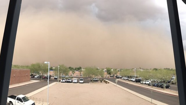 Tormenta de arena azota a Arizona