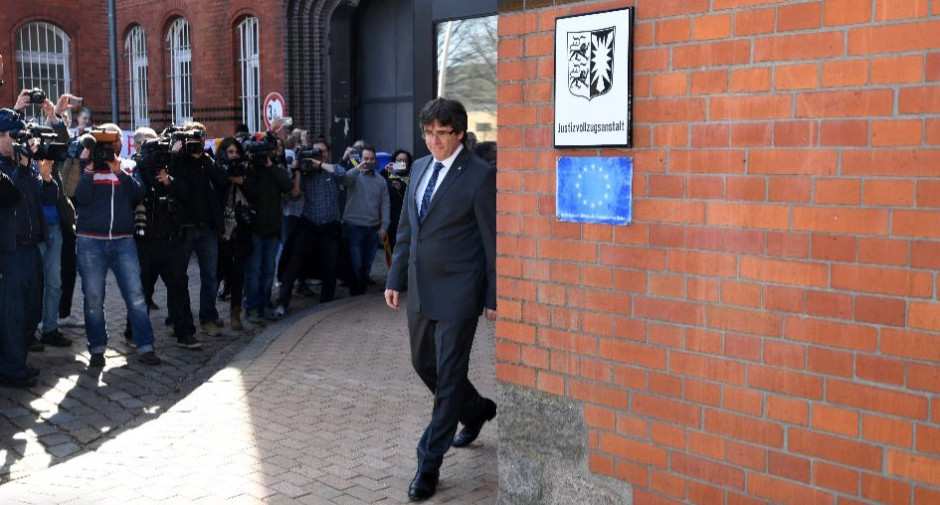 Carles Puigdemont sale de prisión tras pagar fianza