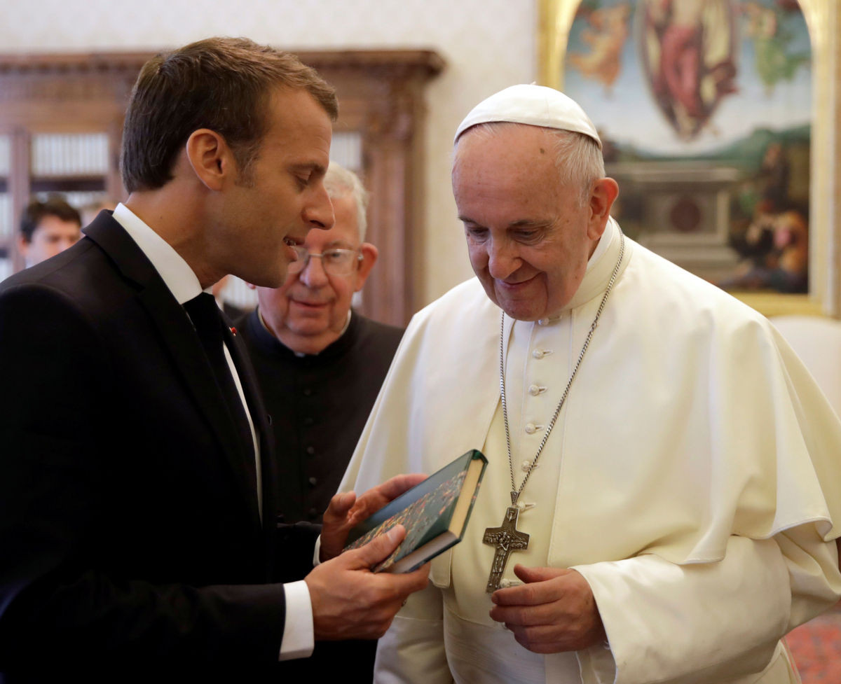 Papa Francisco y Macron se reúnen en el Vaticano