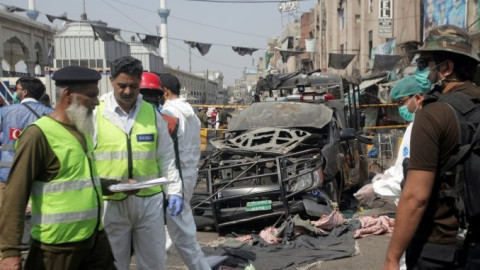Deja al menos 10 muertos y 25 heridos atentado suicida en Pakistán