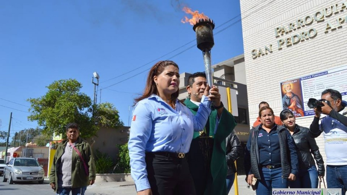 Recibe Rosy Corro la antorcha “Guadalupana”