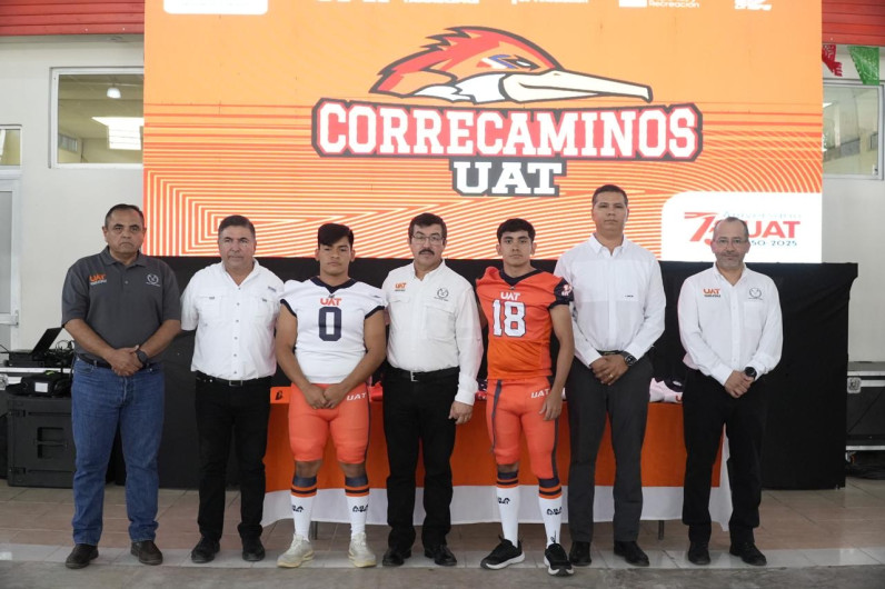 Entrega rector uniformes a Correcaminos UAT de la Liga Mayor ONEFA