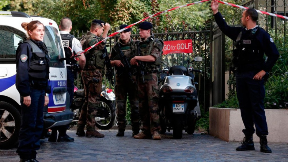 Seis soldados heridos al ser embestidos por un vehículo en París