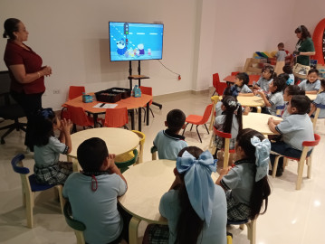 Niños aprenden en la Infoteca a evitar accidentes en la vía pública