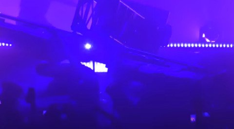 Le cae escenografía encima a Marilyn Manson