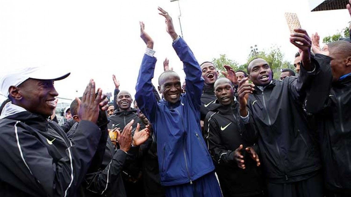 Eliud Kipchoge corre el maratón más rápido de la historia