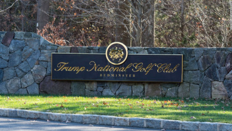 Inmigrantes aseguran haber trabajado en el club de Trump