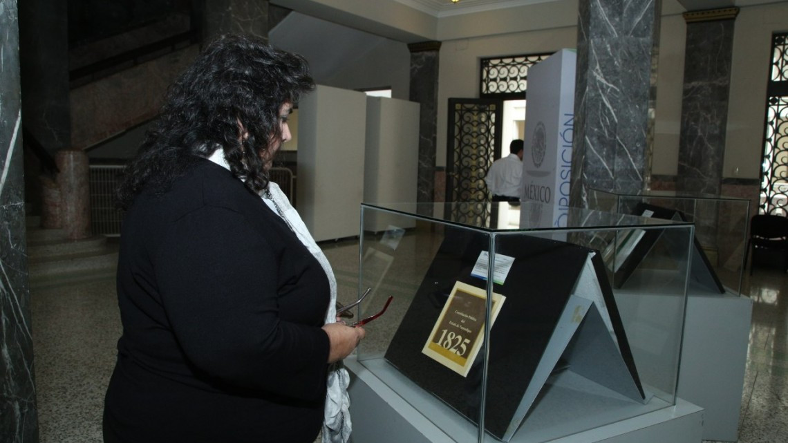 Invitan a visitar facsímil de la Constitución de 1917