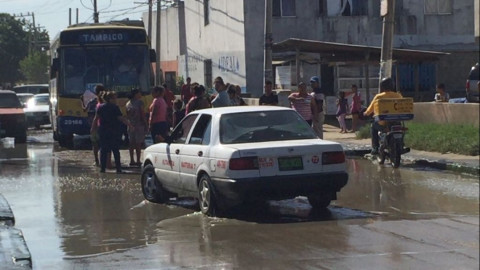 Exigen colonos solución a problema de aguas negras