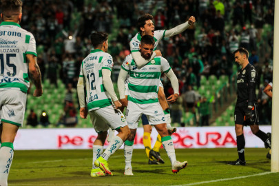 Santos gana en casa y avanza a 4tos de Final