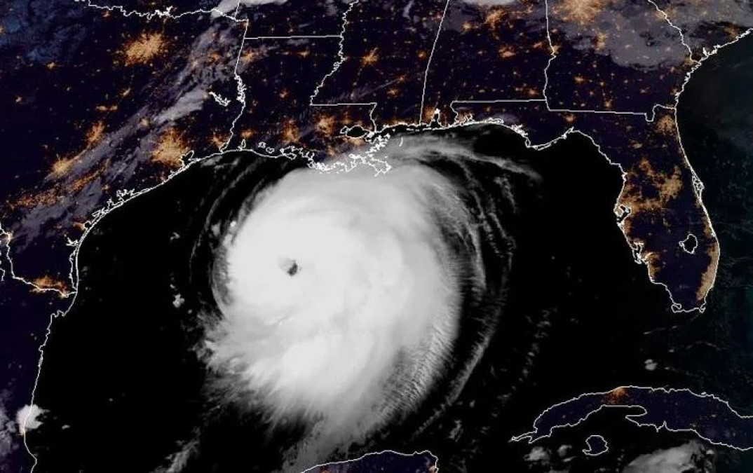 “Laura” se convierte en categoría 3 y amenaza las costas estadounidenses del Golfo de México