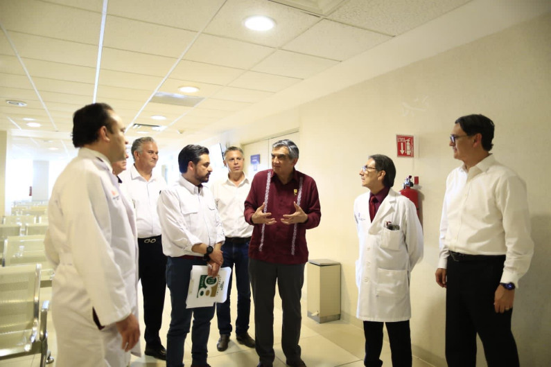 Gobernador supervisa infraestructura hospitalaria con directores del IMSS e ISSSTE