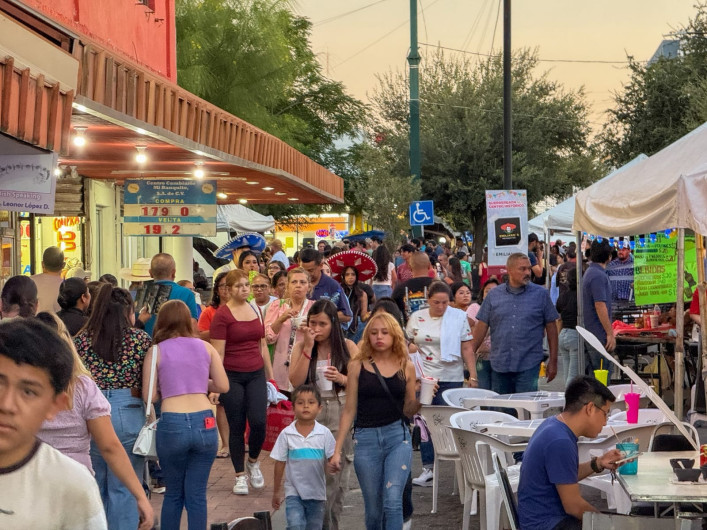 Viven familias de Nuevo Laredo fiesta en el centro histórico con ‘Guerrereada 2025’ 