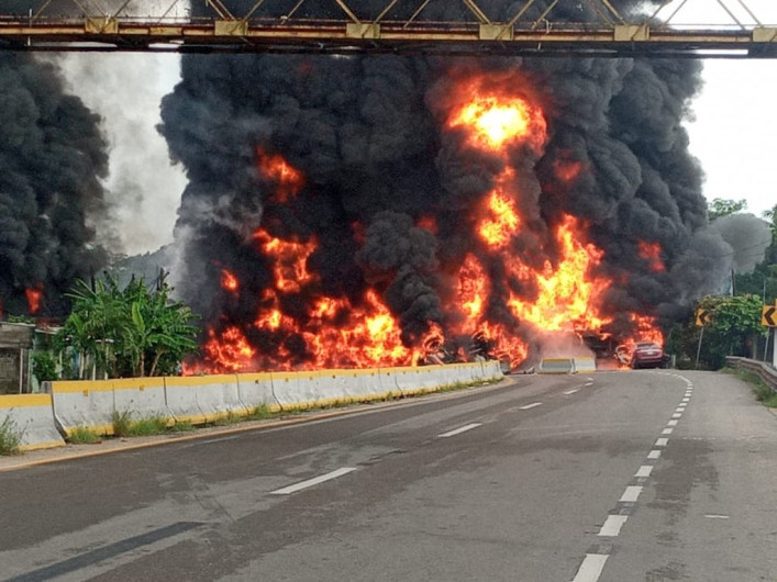 Se registra explosión de pipa en Tabasco; Hay cuatro muertos