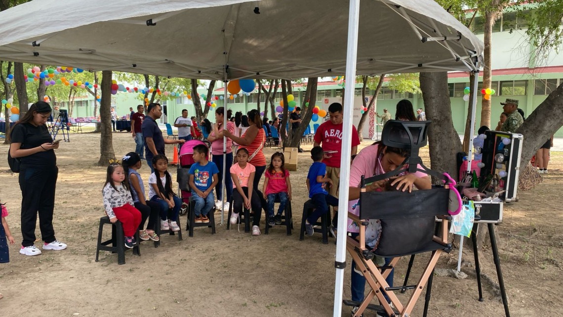 Tienen festejo muy militar