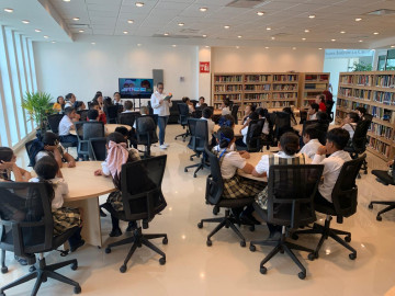 Estudiantes disfrutan y conocen acervo de Infoteca con visitas guiadas