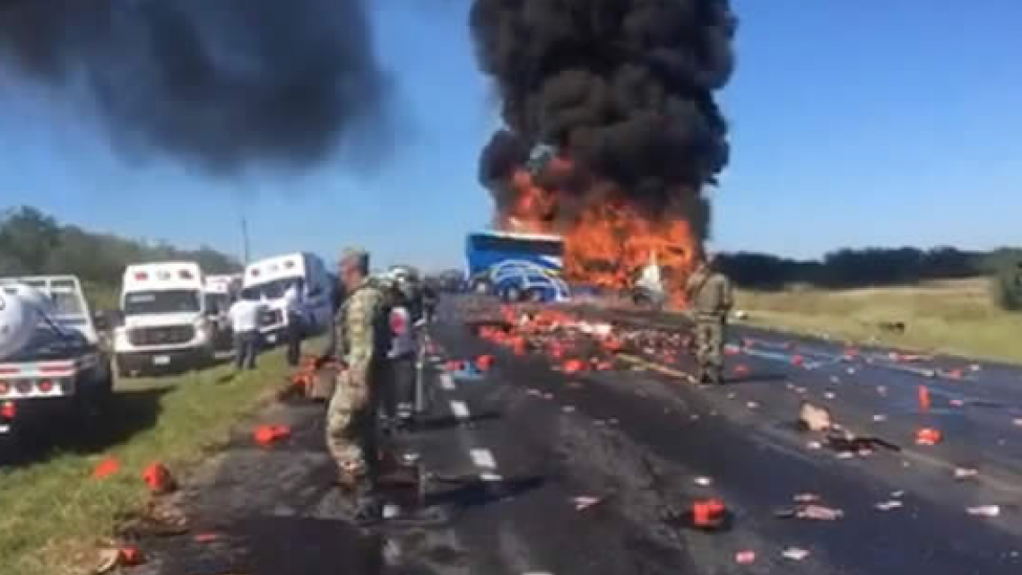 Deja 3 muertos y 10 heridos accidente en carretera Victoria - Monterrey