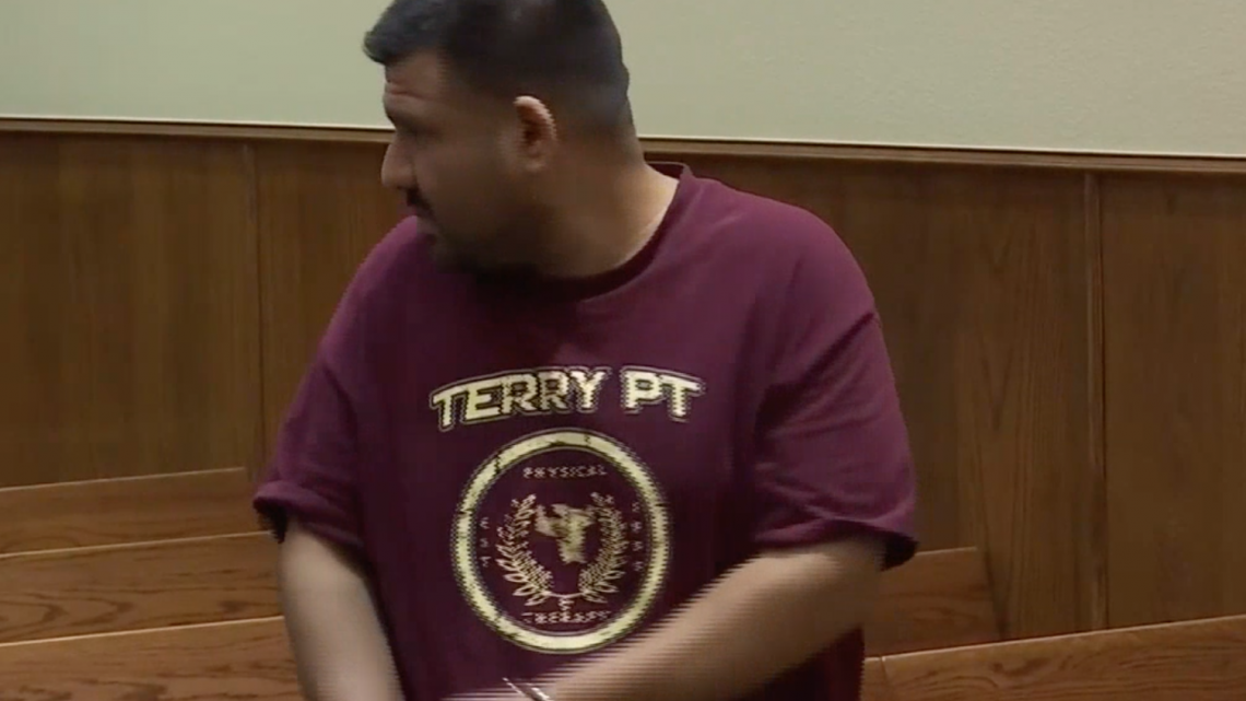 Hombre apuñala 12 veces a su esposa en Mission