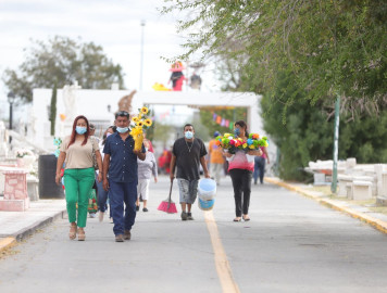 Realiza Gobierno Municipal operativo en los panteones por el día de muertos