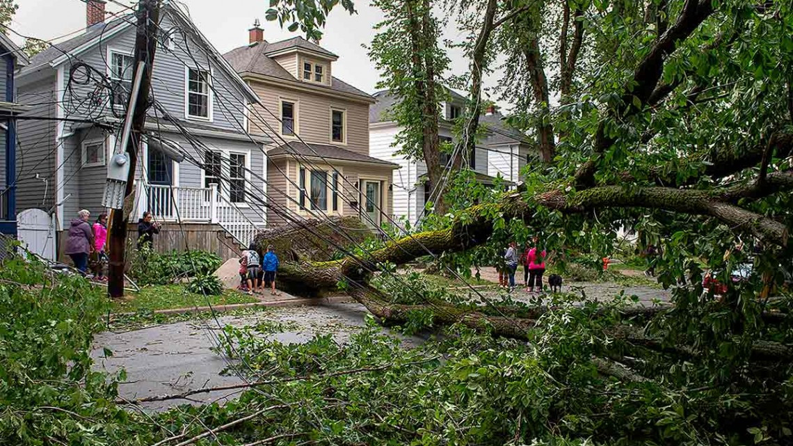 Dorian azota Canadá