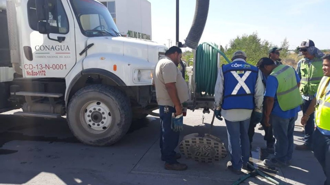 Comapa trabaja con equipo vactor
