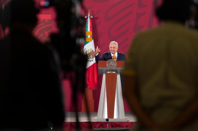 Redes sociales, iniciativas, esto y más en conferencia matutina de AMLO 