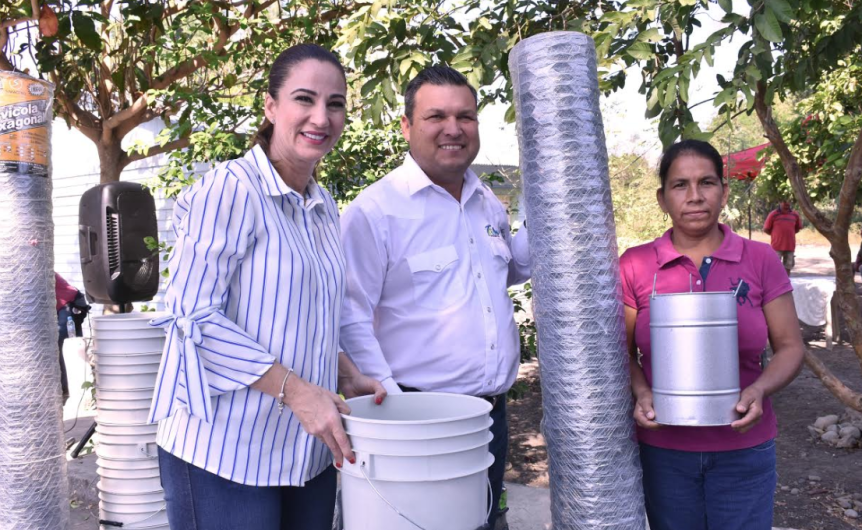 Entrega Gobierno del Estado 200 paquetes de aves de postura