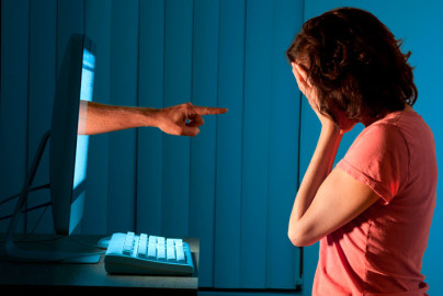 Arrestan a 5 cibernautas acosadores