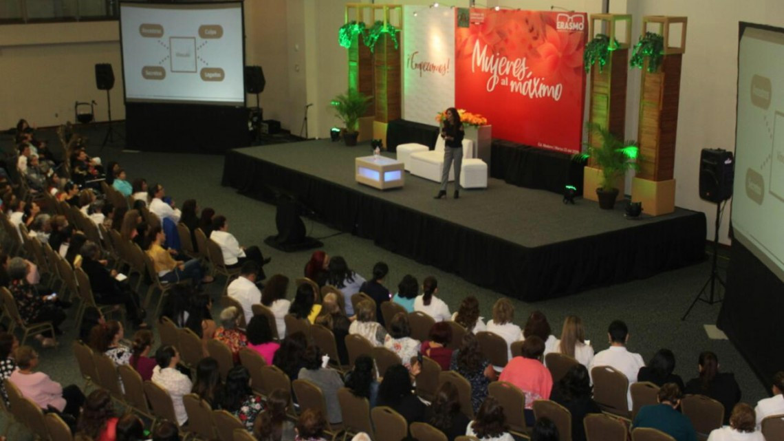 "Mujeres al Máximo" programa para potencializar su desarrollo: Erasmo González.