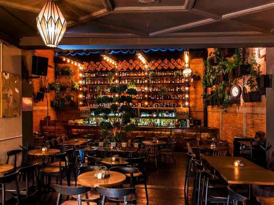 Estadounidense es acusada de causar contagios masivos de COVID-19 en Alemania