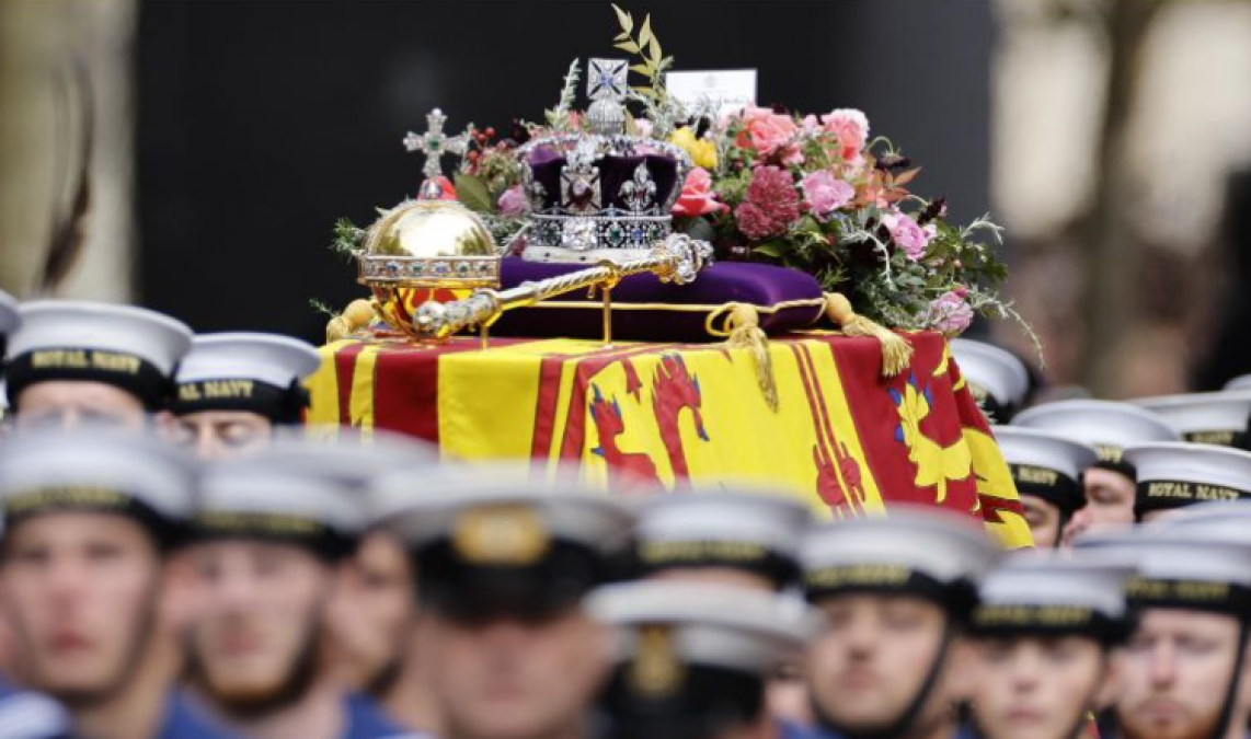 Reina Isabel ll descansa en paz en la Capilla San Jorge de Windsor