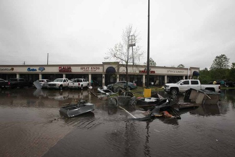 4 muertos tras tornados en sur de EU