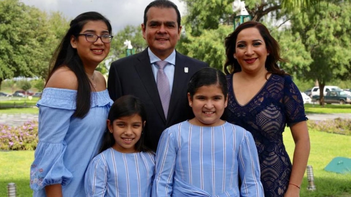 Rinde Adriana Herrera Zarate 2do informe de actividades del DIF